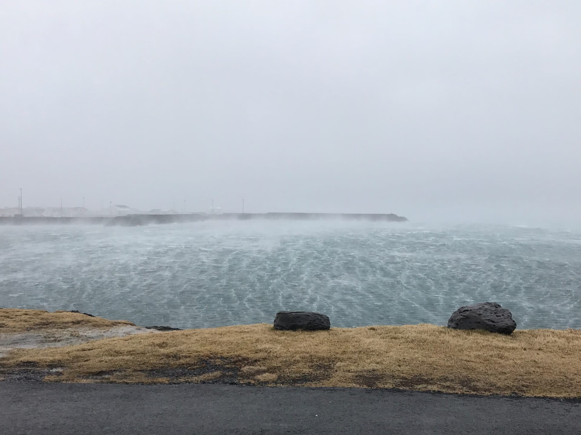 Víða ekkert ferðaveður í dag – english below
